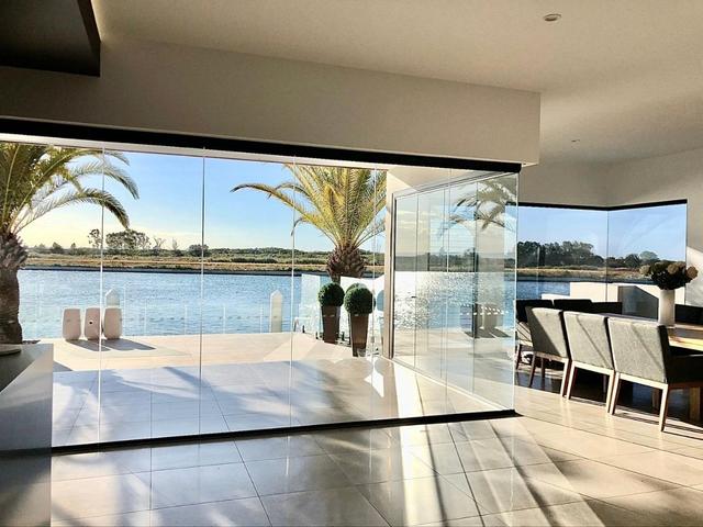 Frameless Folding Glass Doors