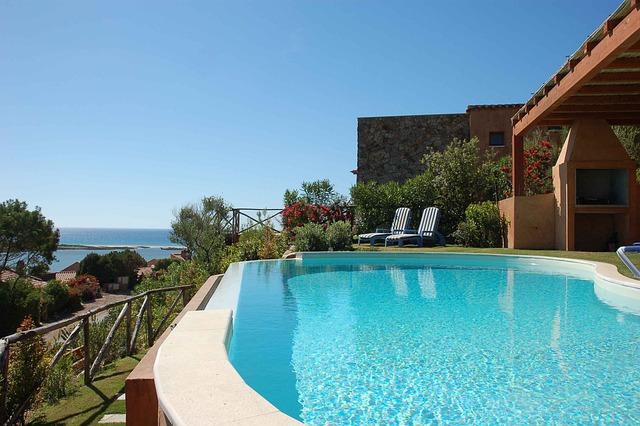 Luxury Swimming Pool
